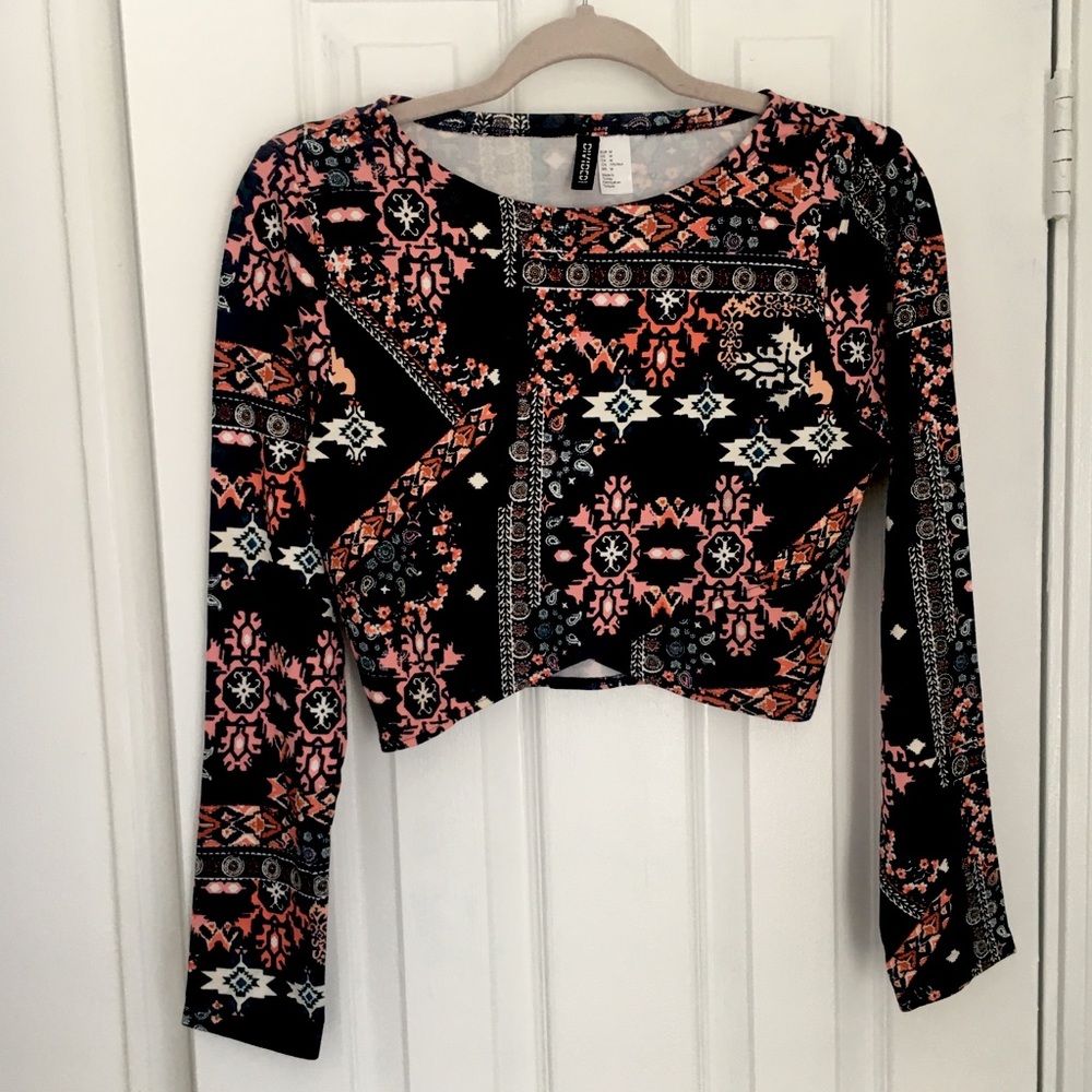 H&M (Divided) Multi-color Cropped Long Sleeve